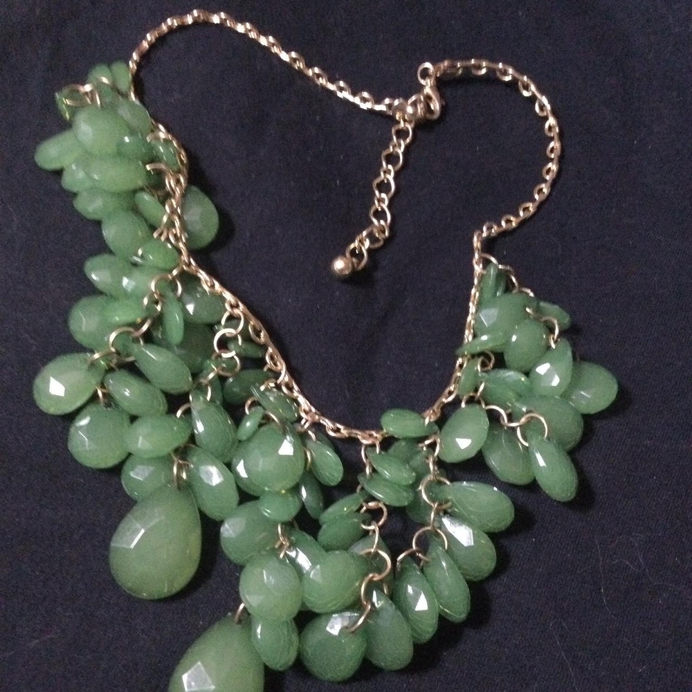 Elegant Green Statement Necklace